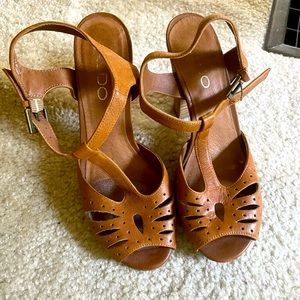 Aldo retro heeled sandals